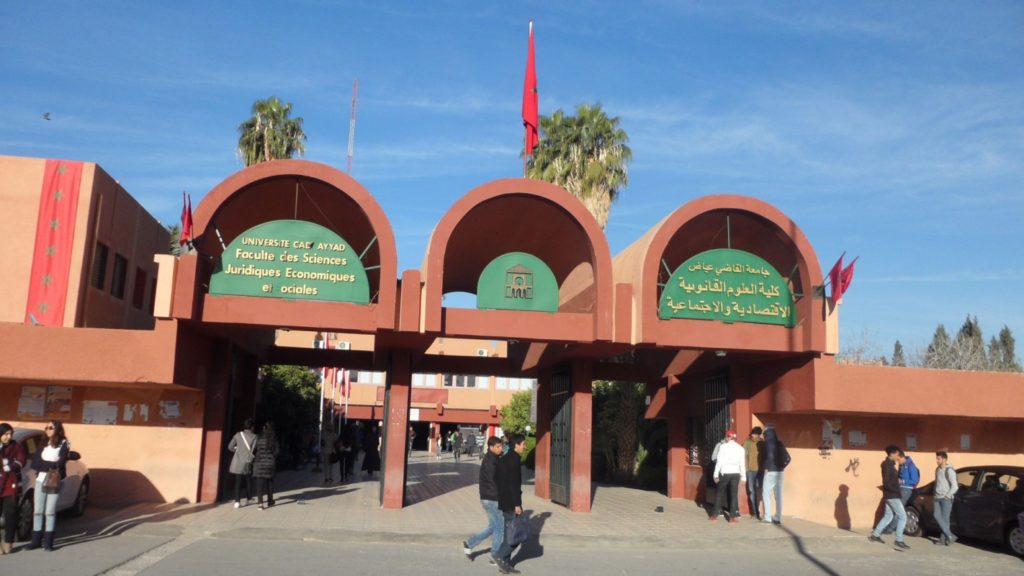 كلية الحقوق بمراكش تصدر بيانا توضيحيا بشأن بلاغ للجمعية المغربية لحقوق الإنسان